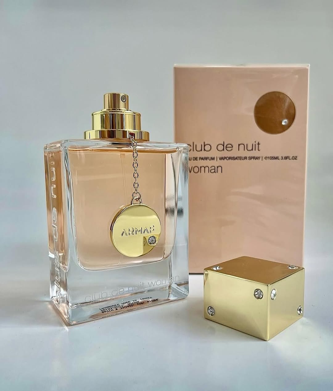 Club  de  Nuit  Woman